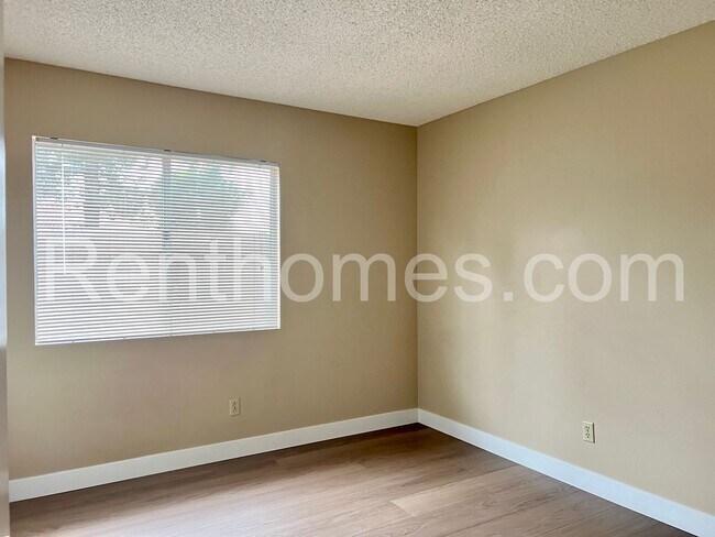 Building Photo - 10594 Dabney Dr