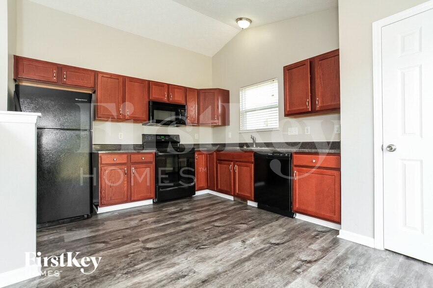 Building Photo - 402 Red Tail Pl
