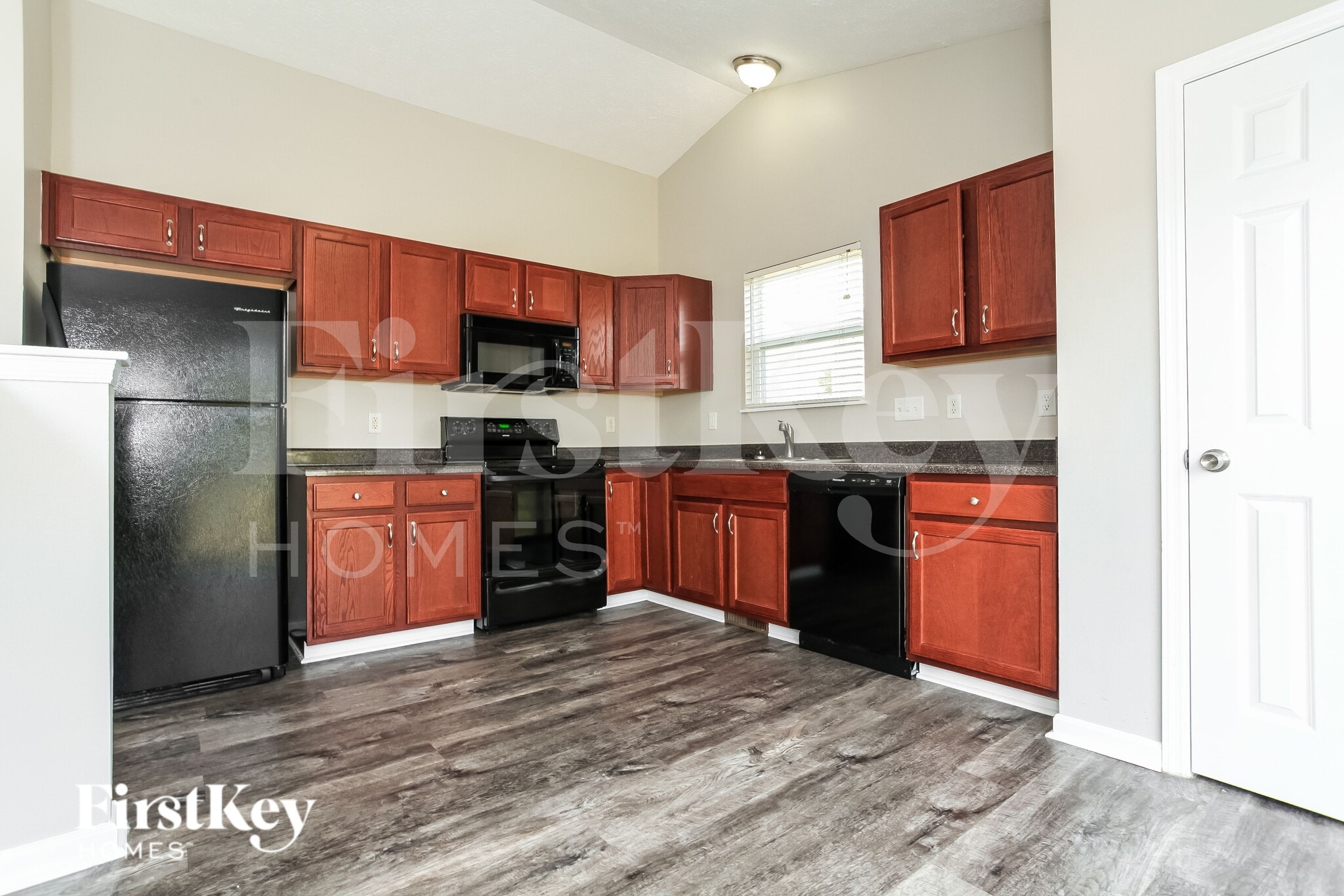Building Photo - 402 Red Tail Pl