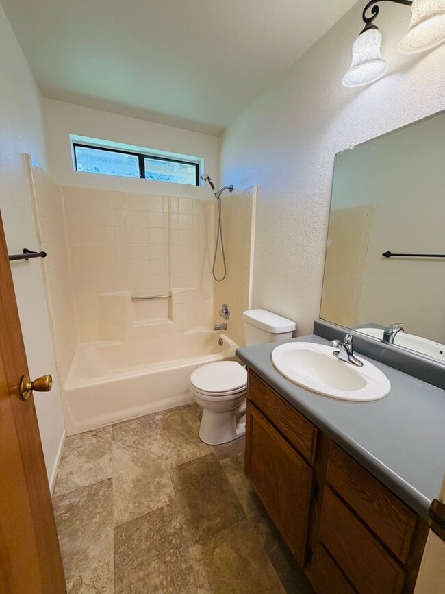 Building Photo - 138 Patterson Ct