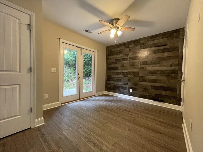 Building Photo - 5350 Tomahawk Terrace
