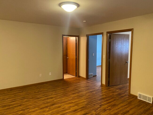 Building Photo - 4742 50th Ave S