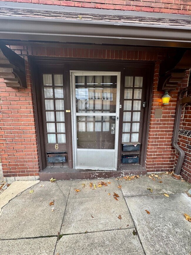 Building Photo - 1939 Crafton Blvd