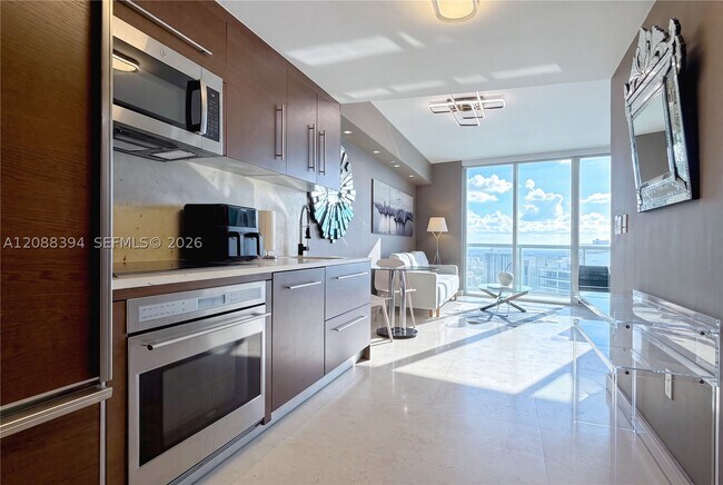 Building Photo - 465 Brickell Ave