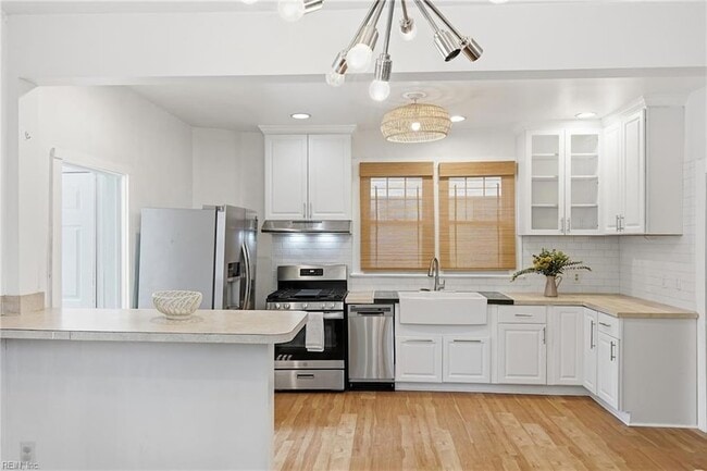 Building Photo - 920 Oaklawn Ave
