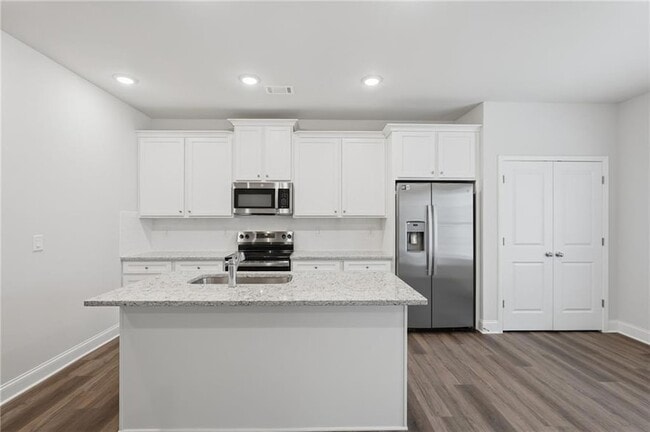 Building Photo - 2206 Chant St