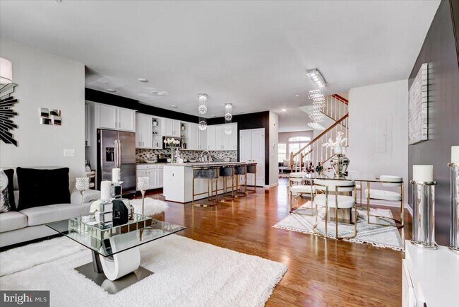 Building Photo - 3550 Briarwood Dr