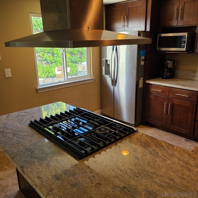 Building Photo - 1610 Valencia Ct