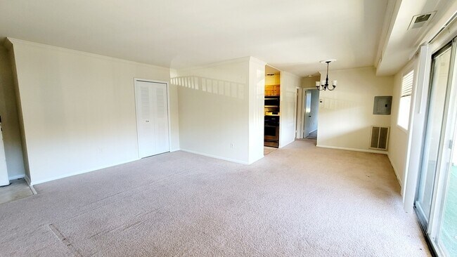 Building Photo - 5616 Crenshaw Rd