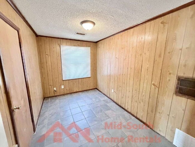 Building Photo - 3205 Madewell St