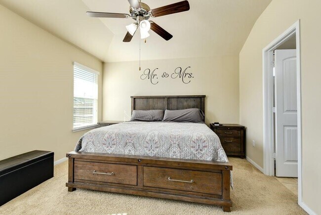 Building Photo - 100 Sulphur River Lp