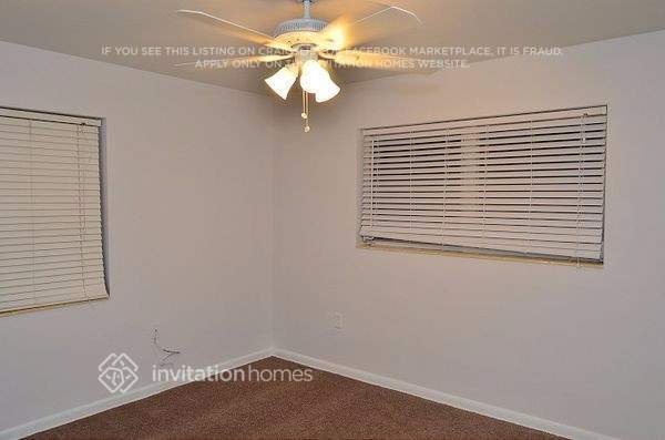 Building Photo - 1026 N E St