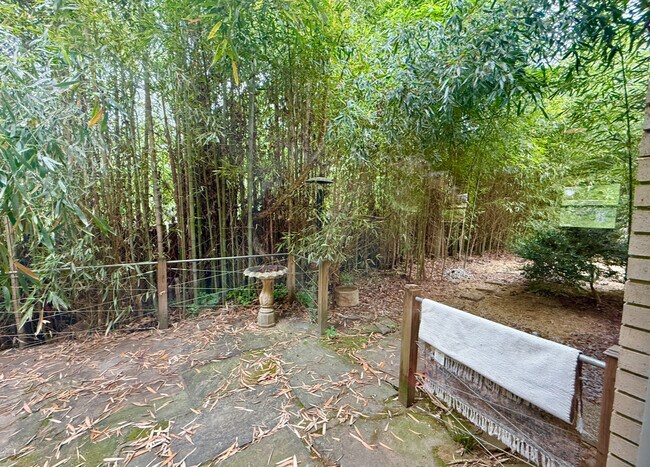 Building Photo - 102 Blueridge Pl