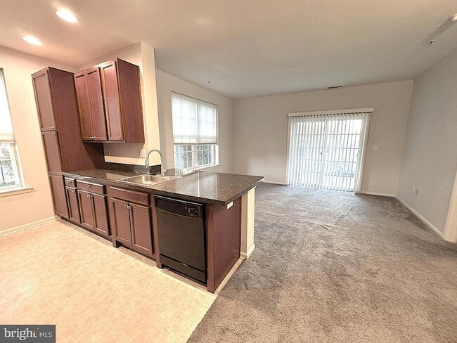 Building Photo - 417 Highland Ests