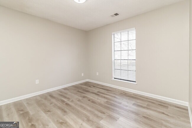 Building Photo - 4795 Jamerson Forest Cir