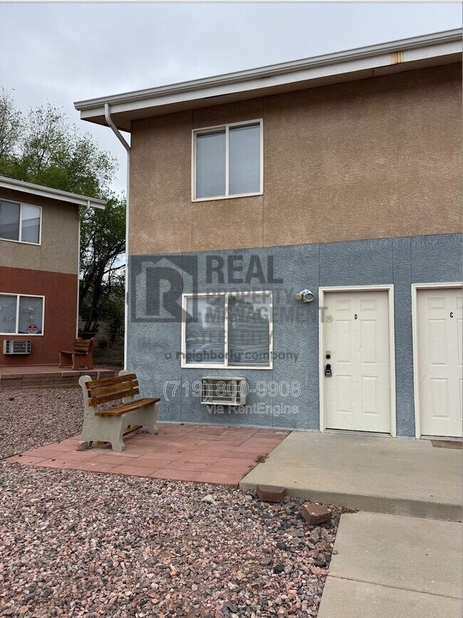 Building Photo - 1717 Oakshire Ln