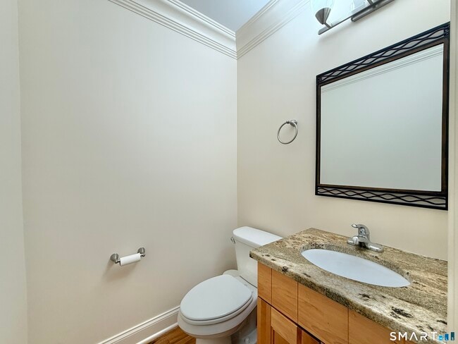 Building Photo - 27 Ferris Ave