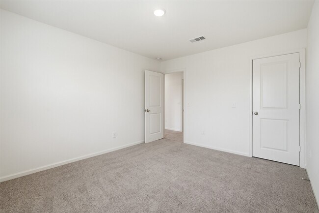 Building Photo - 21630 Cottage Ln