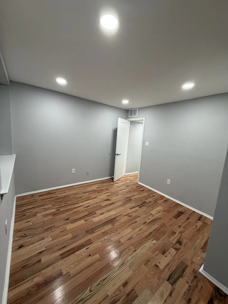 Building Photo - 7057 Cresheim Rd