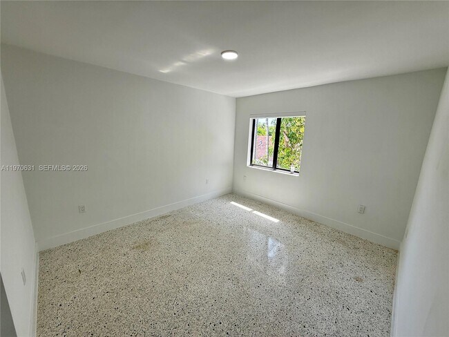 Building Photo - 180 NE 57th St