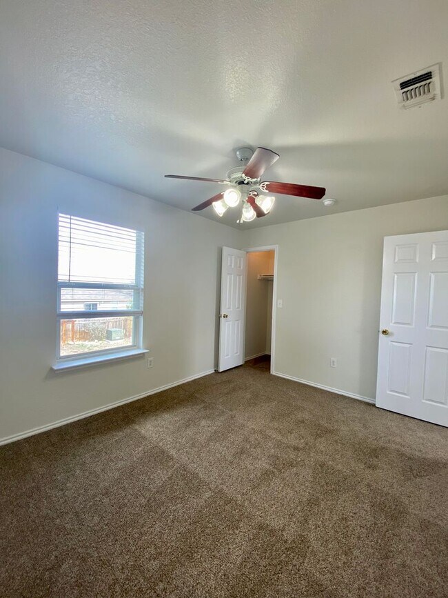 Building Photo - 11215 Dublin Trace