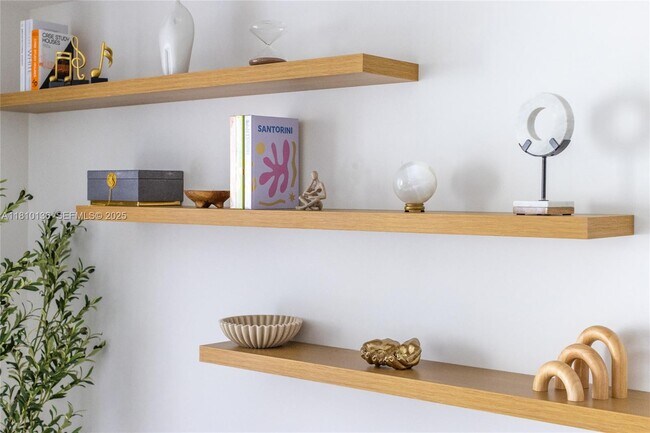 Building Photo - 159 NE 6th St