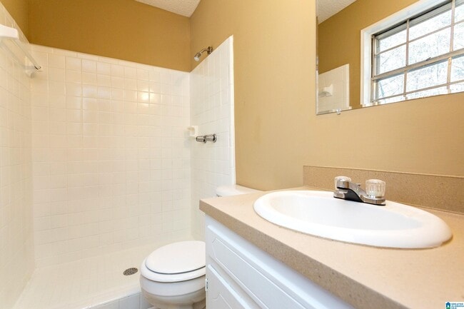 Building Photo - 3001 Sartain Dr