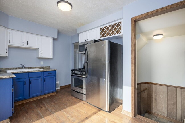 Building Photo - 1608 Whitcomb Ave