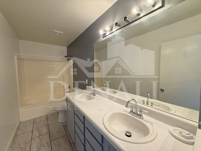 Building Photo - 2858 W Mineral Butte Dr
