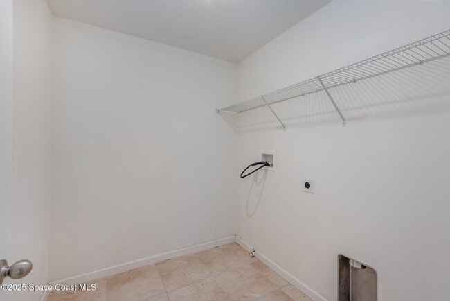 Building Photo - 2675 Falcon Ln