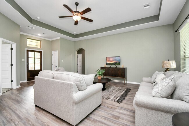 Building Photo - 395 Hunter Rnch Wy