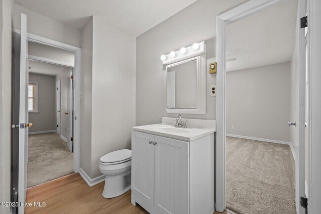 Building Photo - Nice 3 Bedroom Home -2503 Country Club Rd.