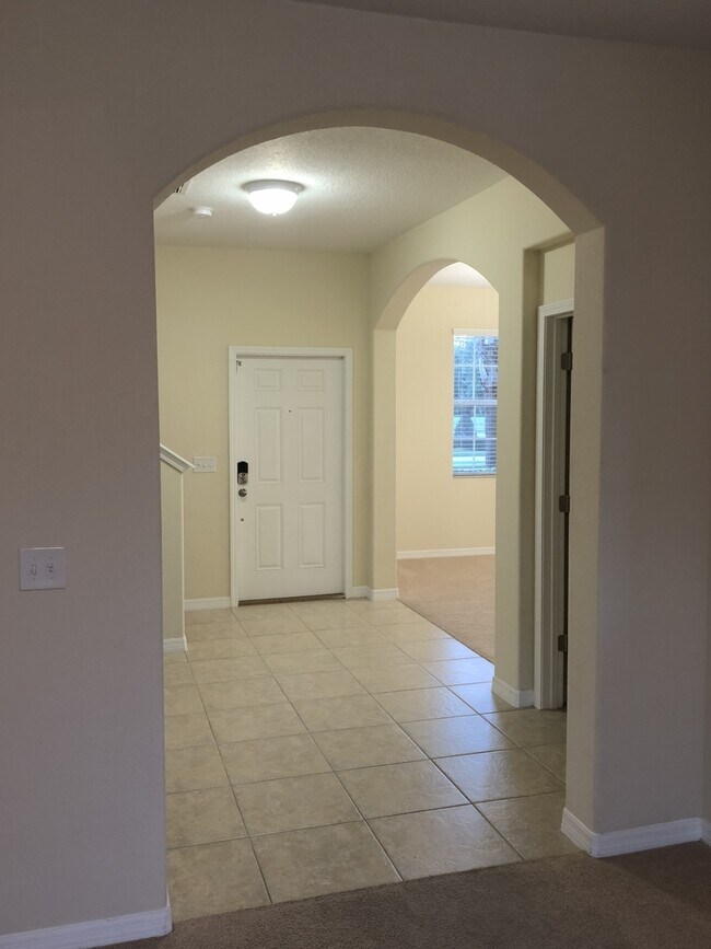 Building Photo - Beautiful Renovated 3/2.5 Located In Independence