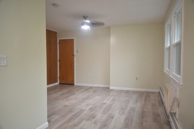 Building Photo - 1550 CT-12