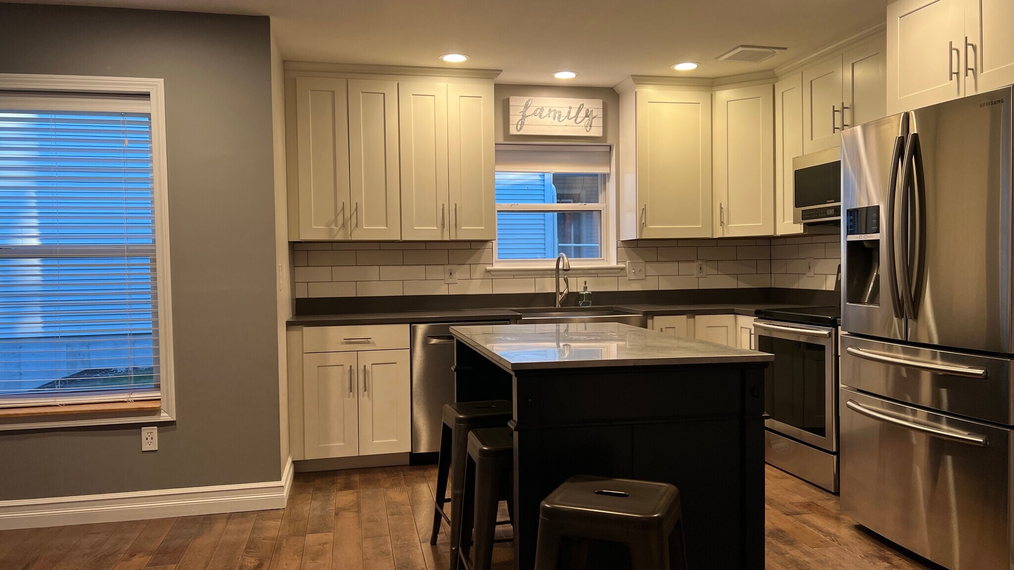 Building Photo - 201 Juniper Dr