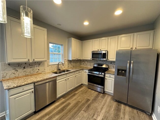 Building Photo - 5496 Village Trace