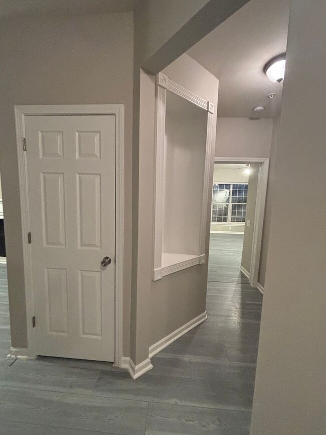 Building Photo - 3rd Level 3 Bedroom Condo in Ballantyne