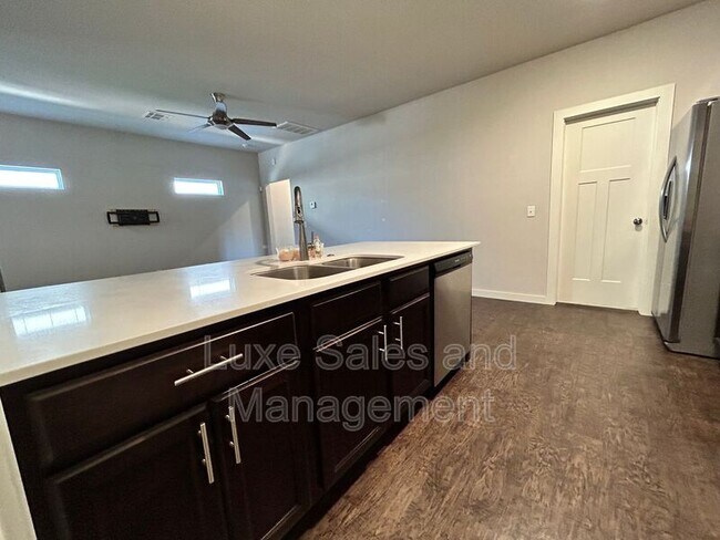 Building Photo - 2180 Buena Vida Ln
