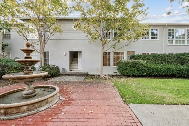 Building Photo - 1032 19th St