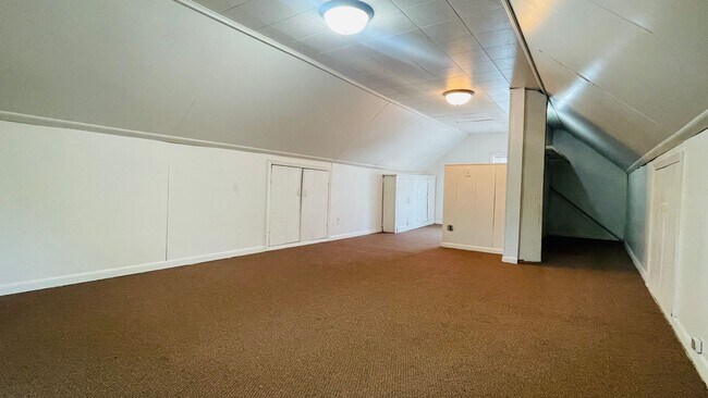 Building Photo - Key Investments-1315 N. State St.