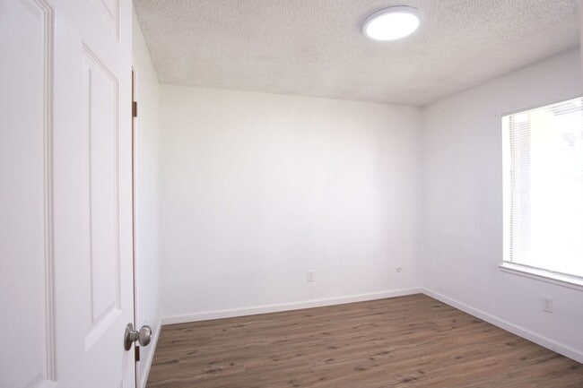 Building Photo - Cozy 3-Bedroom, 2-Bath Home