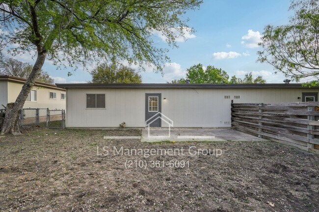 Building Photo - 6604 Cherryleaf St