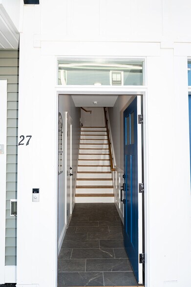 Building Photo - 30 Cate St