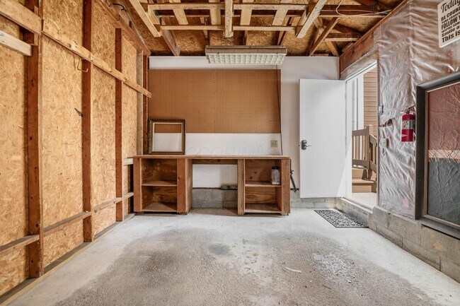 Building Photo - 5052 Stoneybrook Blvd