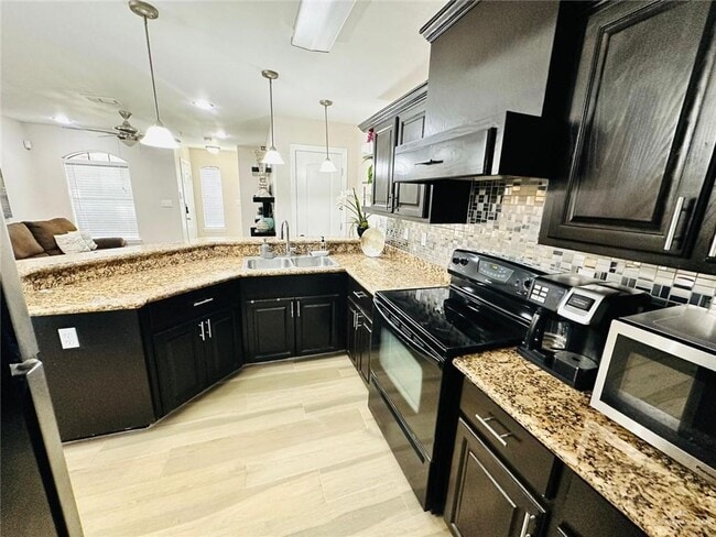 Building Photo - 21 49th St