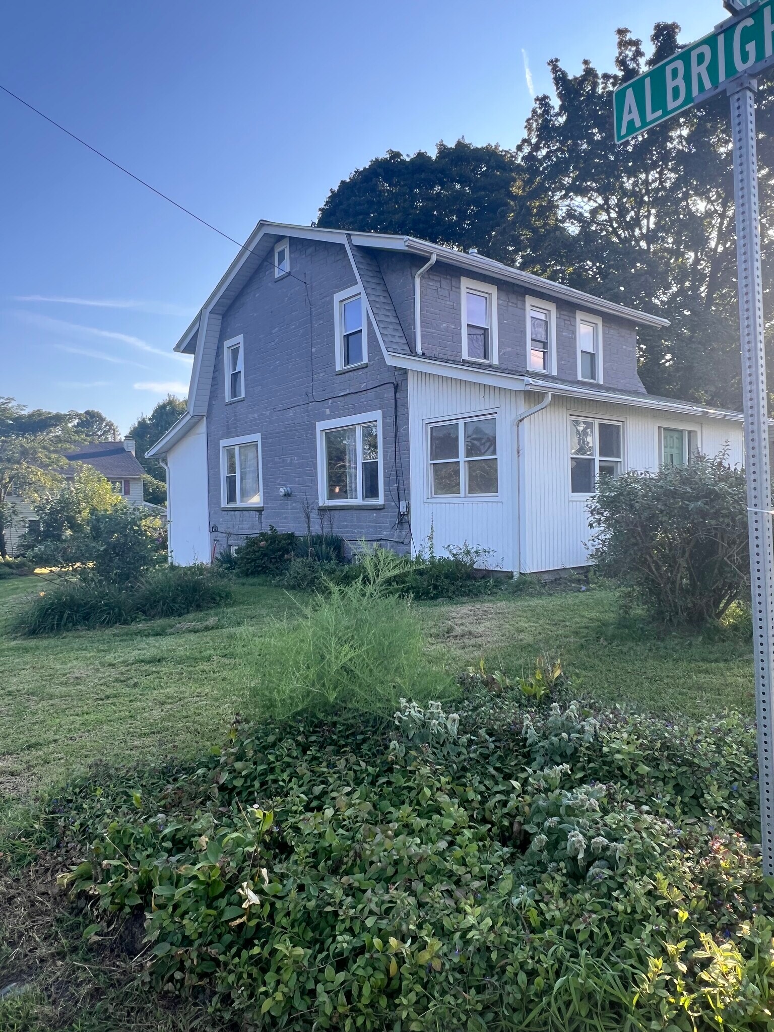 Front of house on corner lot - 1726 Temple Ave