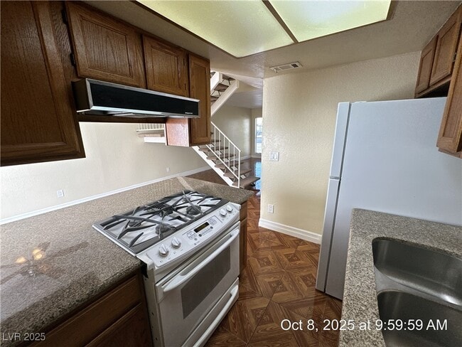 Building Photo - 521 Sellers Pl