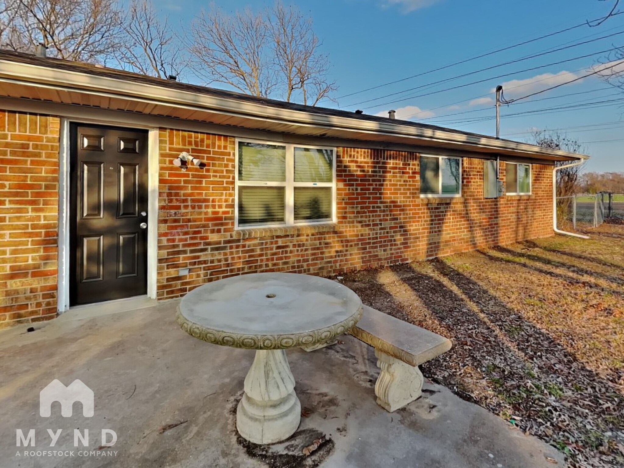 Building Photo - 204 E Ave C