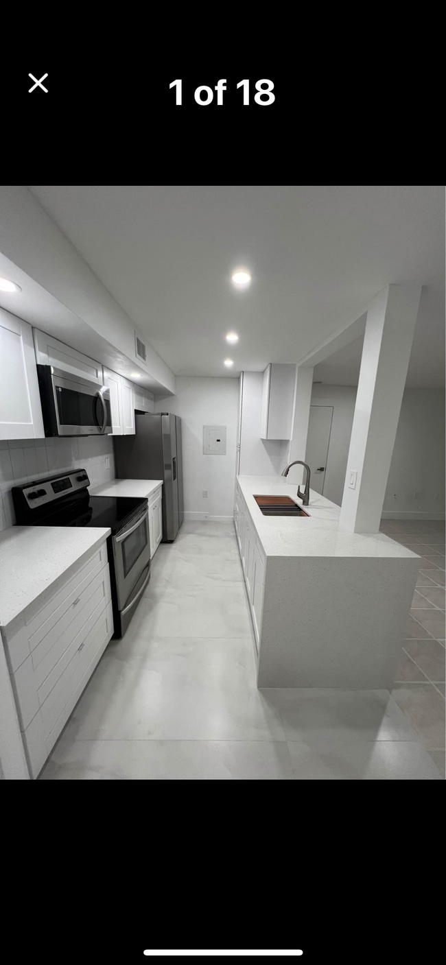 Building Photo - 10500 SW 155th Ct