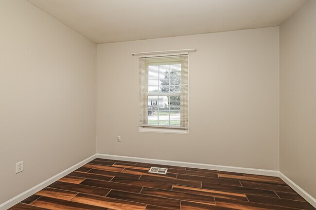 Building Photo - 1240 Berwald Dr